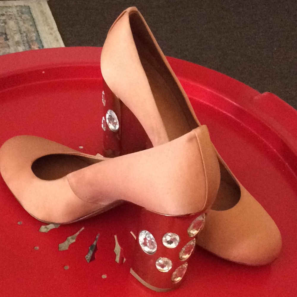 TORY BURCH BEDAZZLED BLOCK HEEL SHOE WORE TWICE